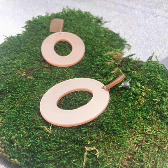 'Havana' Peach Tortoise Shell Acrylic Earrings - Picture 3 of 3